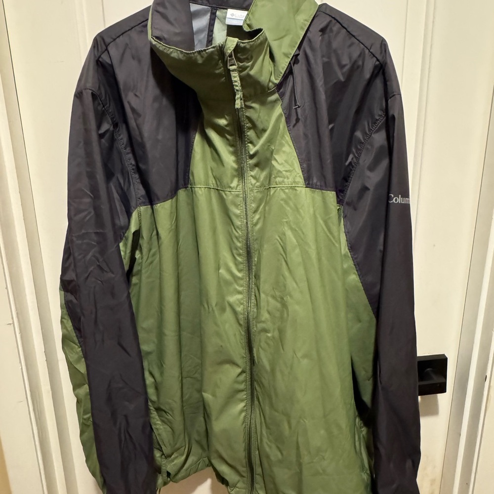 Columbia Green and Black Windbreaker Rain Resistant Jacket